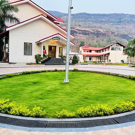 The Grand Leela Resort Khopoli Exterior photo
