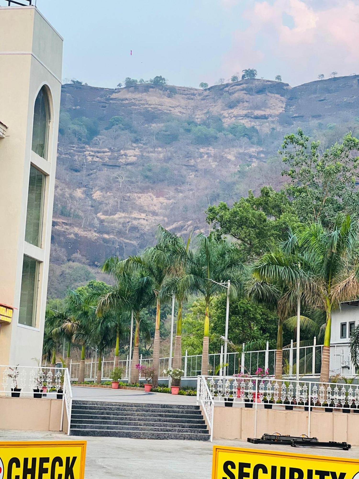 The Grand Leela Resort Khopoli Exterior photo
