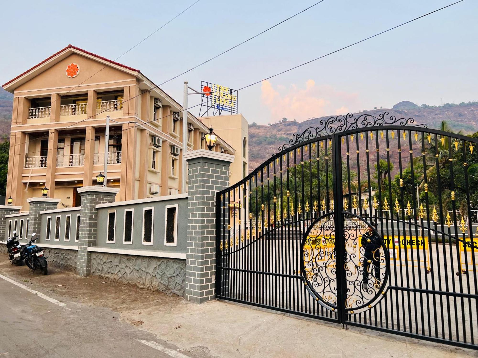 The Grand Leela Resort Khopoli Exterior photo