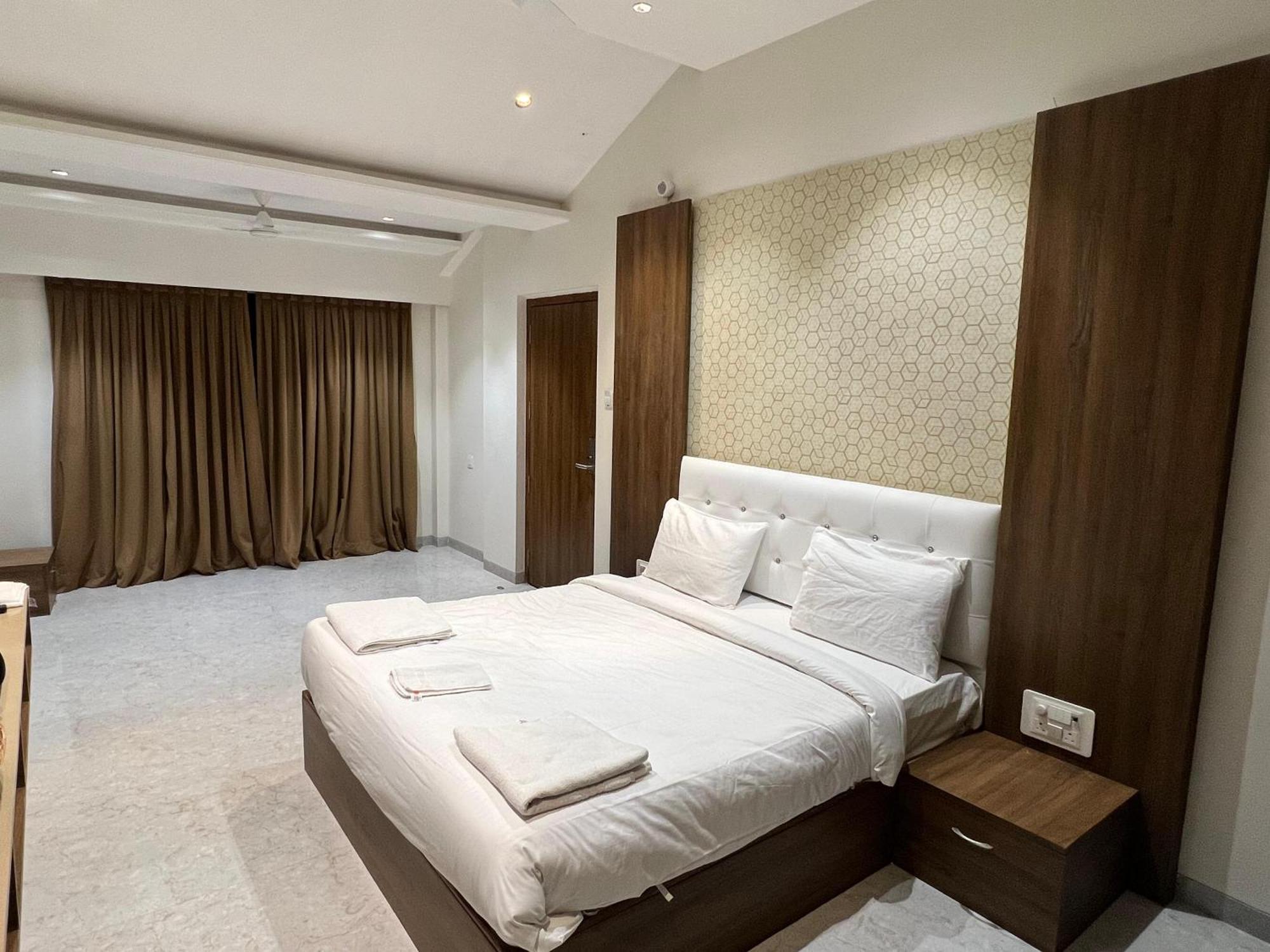 The Grand Leela Resort Khopoli Exterior photo